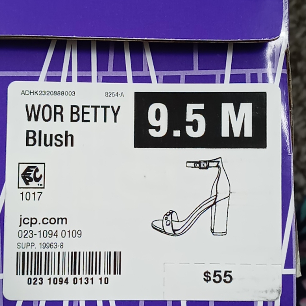 Shoes - Picture 6 of 6